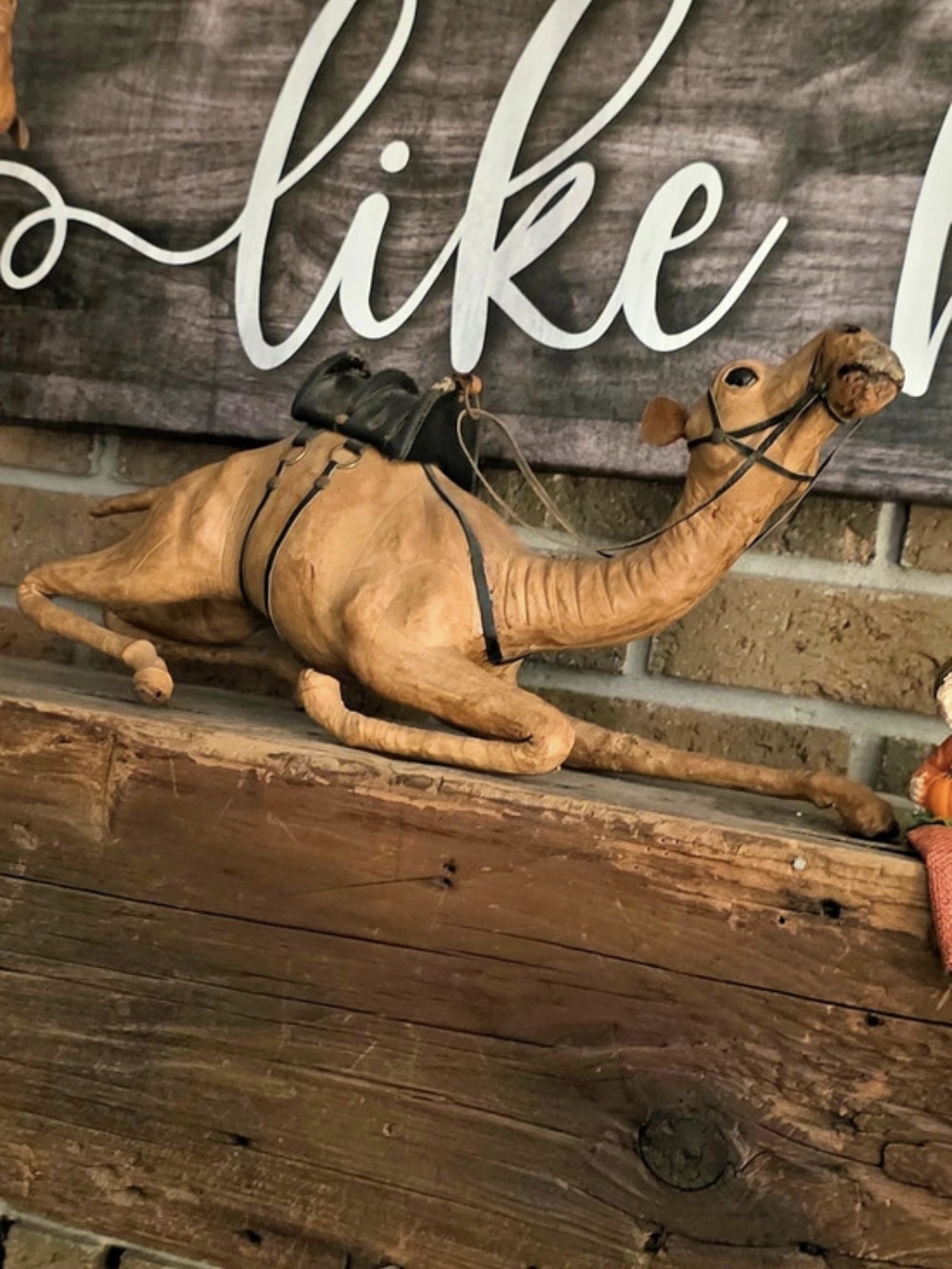 Camel Figurine Decor in Brown Tanned Leather